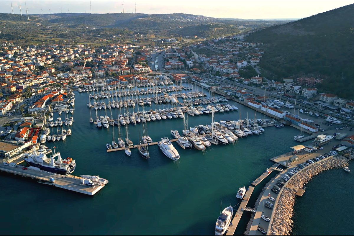 Çeşme koyları ve yamaç dokusu