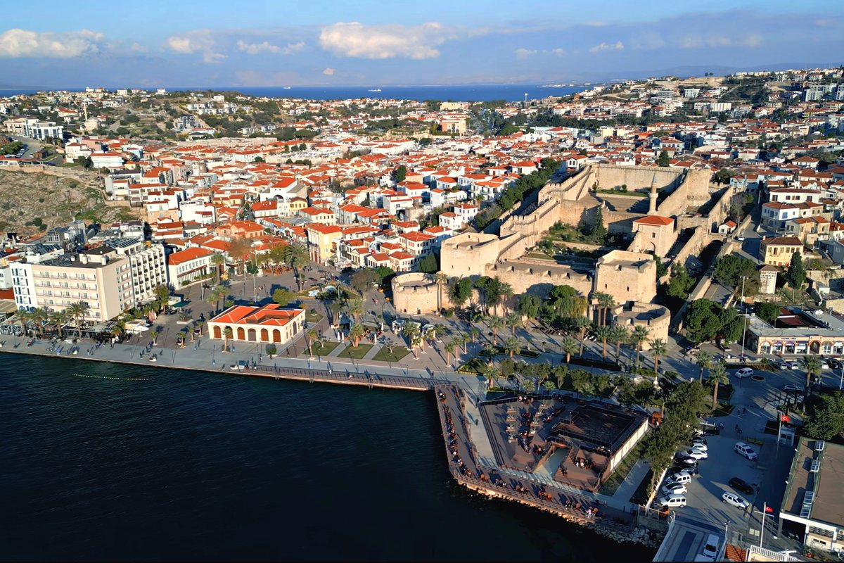 Çeşme yerleşik mahalle ve koy dokusu