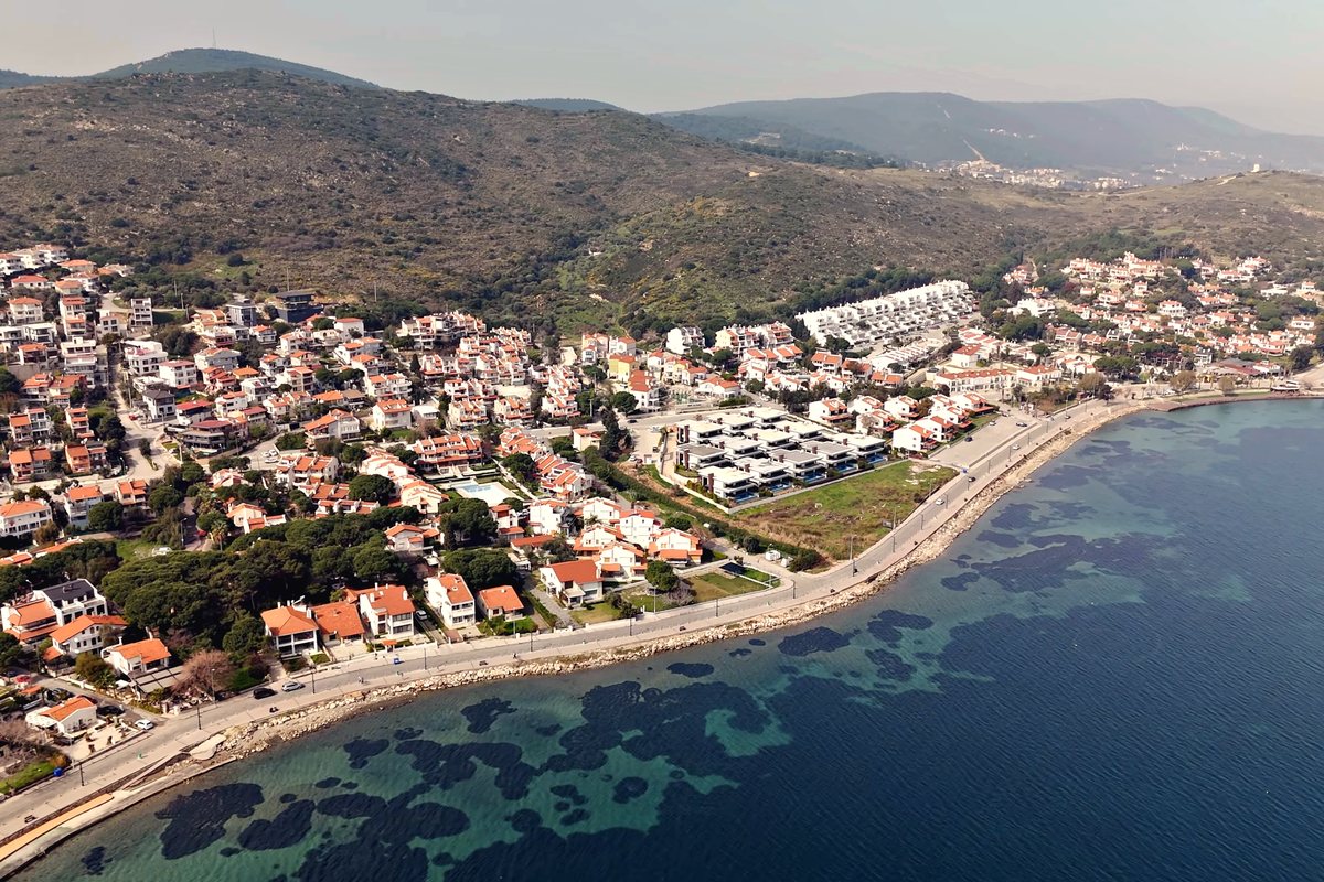 Çeşmealtı'nda bahçeli parsel dokusu