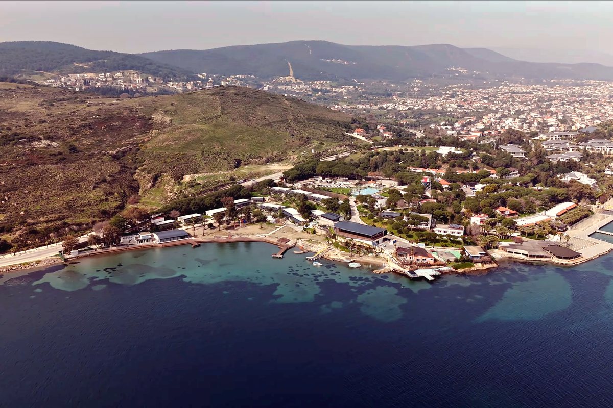 Urla kıyı şeridi ve zeytinlikler