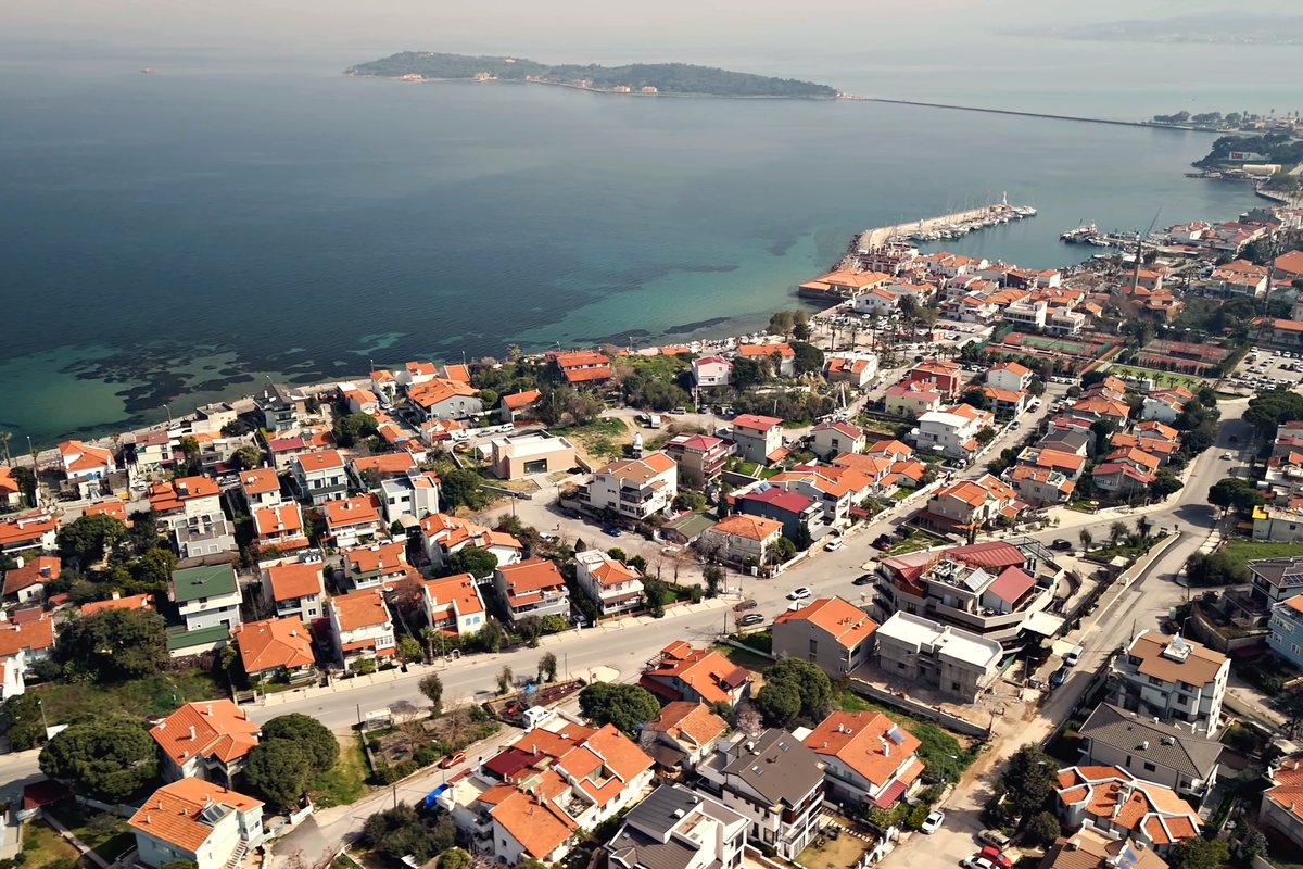 Urla'da villa dokusu ve sahil